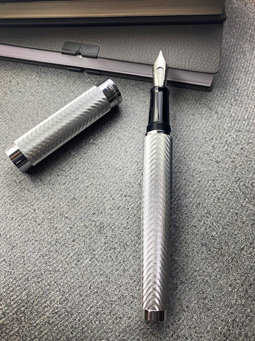 Herringbone Signature Fountain Pen Silver - M